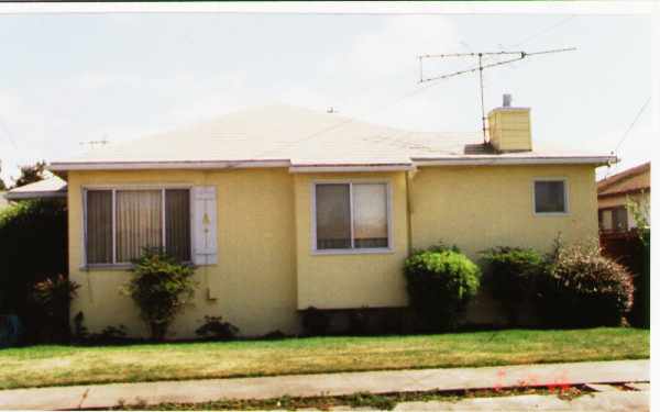 353 Suffolk Dr in San Leandro, CA - Foto de edificio - Building Photo