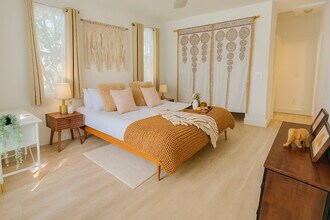 181 NW 46th St in Miami, FL - Foto de edificio - Building Photo