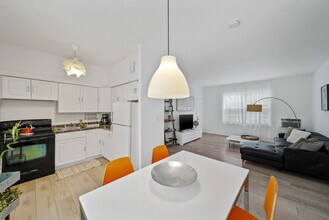 142 Bay Rd in Miami Beach, FL - Building Photo - Building Photo