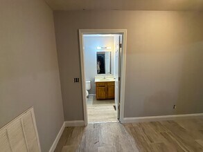 615 5th Ave E in Springfield, TN - Foto de edificio - Building Photo