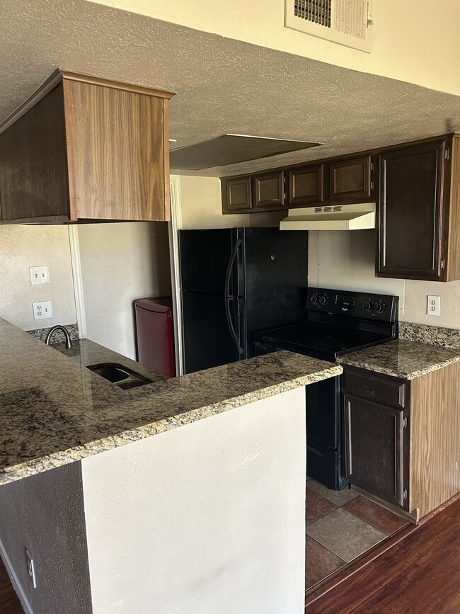 5801 Marvin Loving Dr in Garland, TX - Building Photo - Building Photo