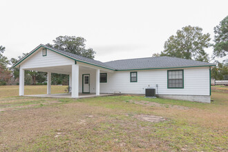 5396 Jackson Bluff Rd in Tallahassee, FL - Building Photo - Building Photo