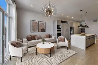 1708 W Cermak Rd in Chicago, IL - Building Photo - Building Photo