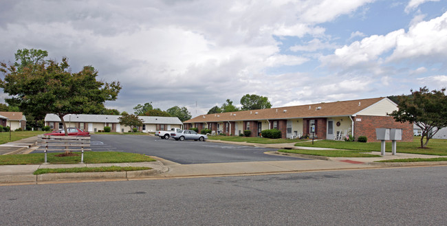 Berkley South in Newport News, VA - Building Photo - Building Photo