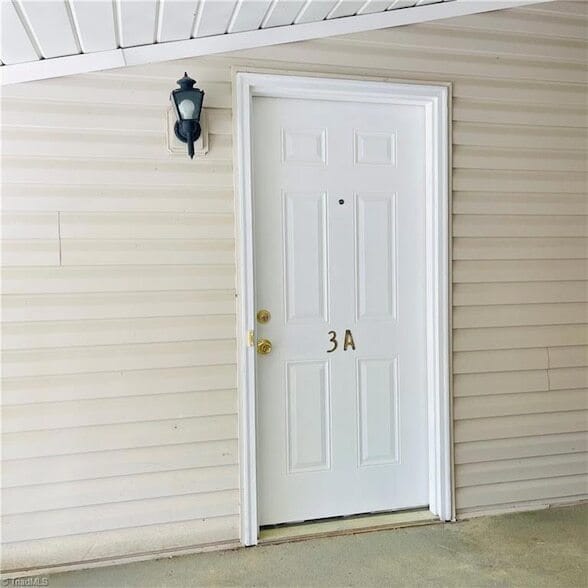 property at 903 Hanahan Ct