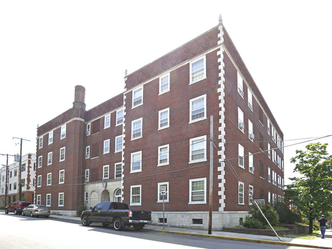 Fort Sanders Manor in Knoxville, TN - Building Photo - Building Photo