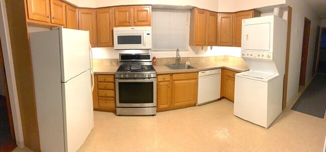 203 5th St, Unit Apartment 3