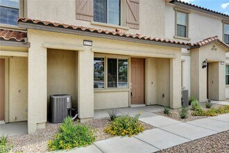 6275 Haiku Stairs St in Las Vegas, NV - Building Photo - Building Photo