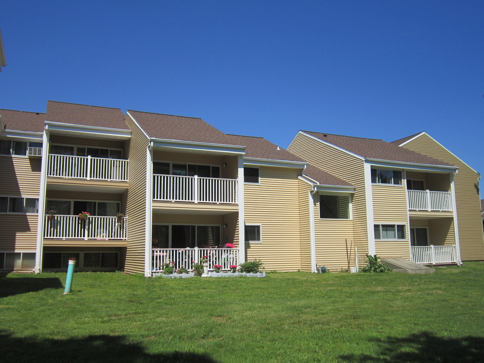 Phillips Village in Webster, NY - Building Photo