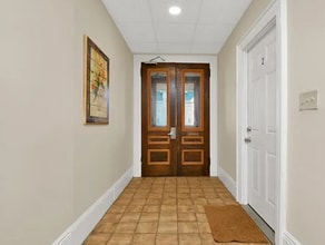 8 Pleasant Ave, Unit 1 in Portland, ME - Building Photo - Building Photo