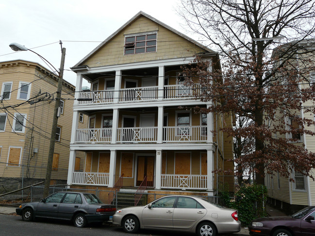 19 Division St in Stamford, CT - Foto de edificio - Building Photo