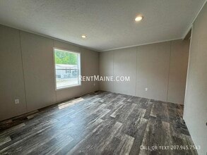 111 H St in Pittsfield, ME - Foto de edificio - Building Photo