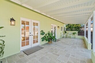 4565 Estrella Ave in San Diego, CA - Foto de edificio - Building Photo