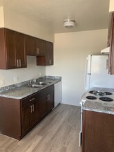 11900 Indian School Rd NE-Unit -Apt 2 in Albuquerque, NM - Building Photo - Building Photo