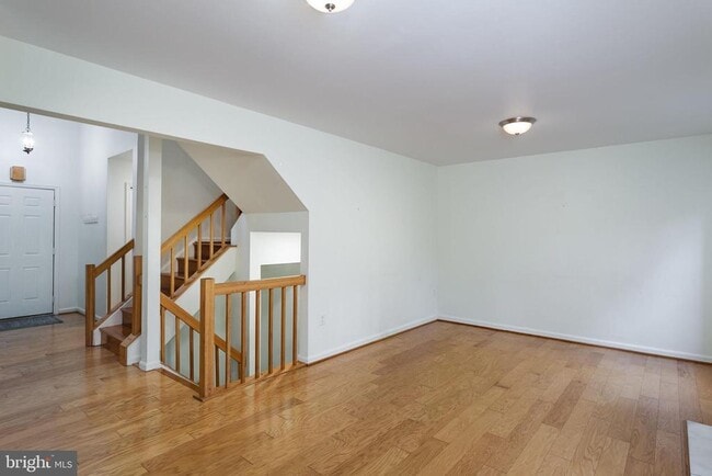 14 Tivoli Lake Ct in Silver Spring, MD - Building Photo - Building Photo