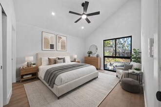 2029 Del Mar Heights Rd in Del Mar, CA - Foto de edificio - Building Photo