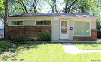 28148 Fairfax St in Southfield, MI - Building Photo