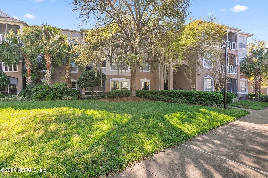 10550 Baymeadows Rd in Jacksonville, FL - Building Photo