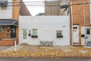 1525 S 12th St in Philadelphia, PA - Building Photo