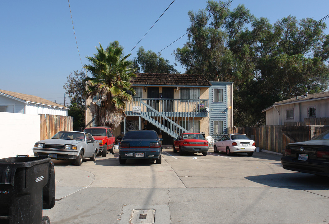 4784-4786 Auburn Dr in San Diego, CA - Building Photo