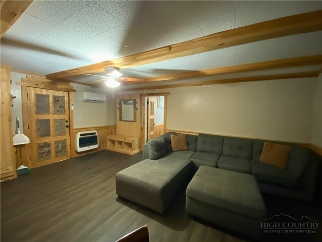 143 Ridge Crest Dr in West Jefferson, NC - Building Photo - Building Photo