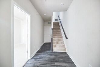 207 S Newkirk St in Baltimore, MD - Building Photo - Building Photo