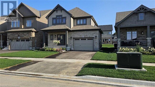 12 Mitchell Ave in Collingwood, ON - Building Photo - Building Photo