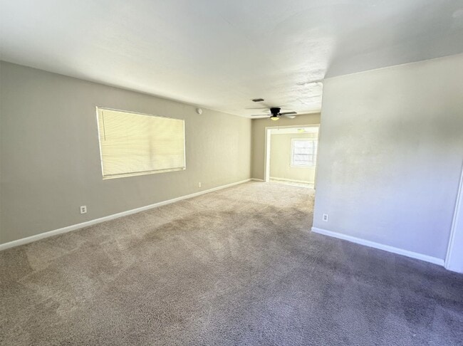 10252 Haverford Rd in Jacksonville, FL - Foto de edificio - Building Photo