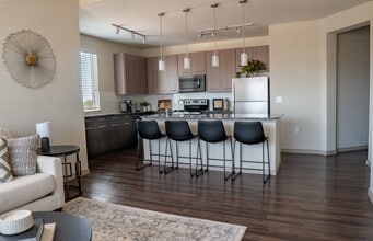 The Village at Lakefront in Little Elm, TX - Foto de edificio - Building Photo