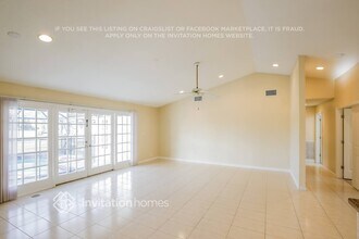 8612 NW 79th St in Tamarac, FL - Foto de edificio - Building Photo