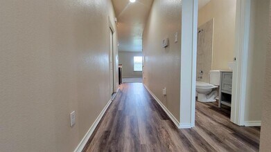 148 Westminster Dr in Kyle, TX - Building Photo - Building Photo