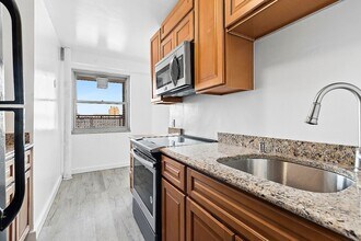 100 La Salle St in New York, NY - Building Photo - Building Photo