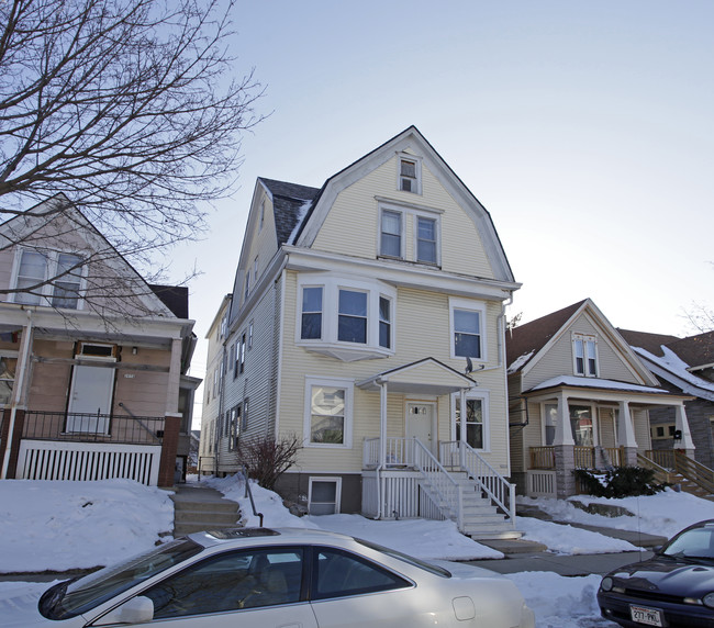 2828 N Fratney St in Milwaukee, WI - Foto de edificio - Building Photo