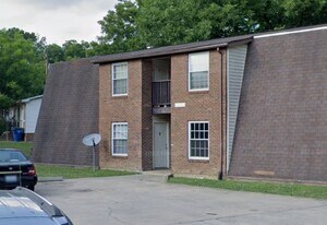 206 Robin Ln, Unit D in Graham, NC - Building Photo