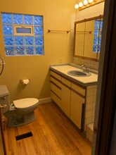 6547 Greenwood Ave N in Seattle, WA - Foto de edificio - Building Photo