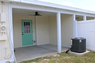 6013 Fortune Pl in Apollo Beach, FL - Building Photo - Building Photo