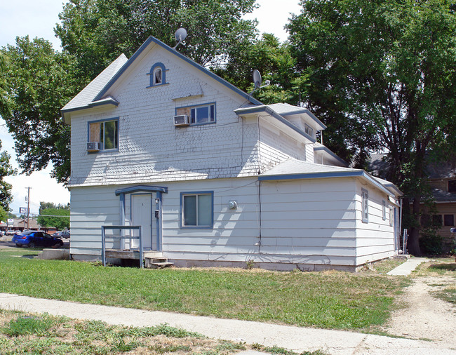 904 E Chicago St in Caldwell, ID - Building Photo - Building Photo