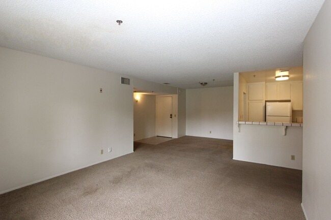 5995 Dandridge Ln in San Diego, CA - Building Photo - Building Photo