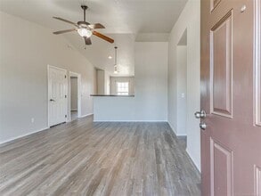 1604 W Elm St in Skiatook, OK - Building Photo - Building Photo