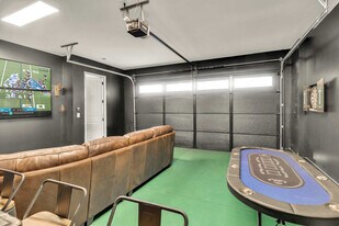 1317 Baptist World Center Dr in Nashville, TN - Building Photo