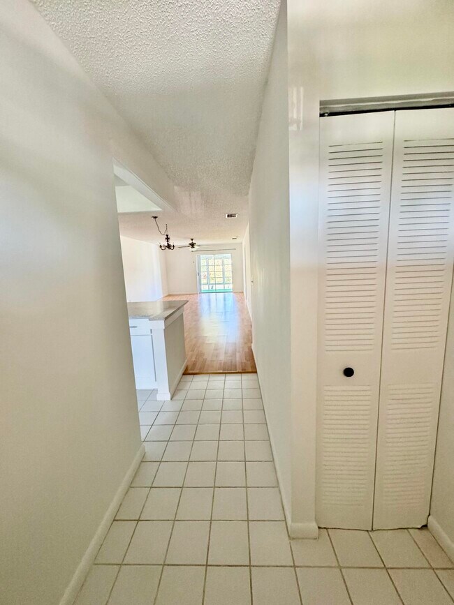 524 Ponderosa Dr in Fort Pierce, FL - Building Photo - Building Photo
