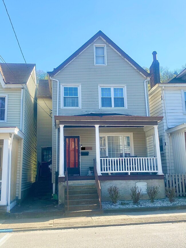 83 Dewey St Rentals in Pittsburgh, PA