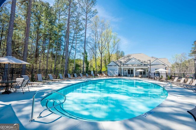 4001 Virginia Ln in Atlanta, GA - Foto de edificio - Building Photo