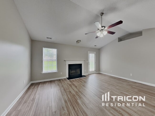 1807 Bellwick Dr in Greensboro, NC - Building Photo - Building Photo
