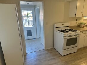 1068 Pittsfield Ln, Unit A in Ventura, CA - Foto de edificio - Building Photo