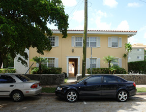 42 Phoenetia Ave in Coral Gables, FL - Building Photo - Building Photo