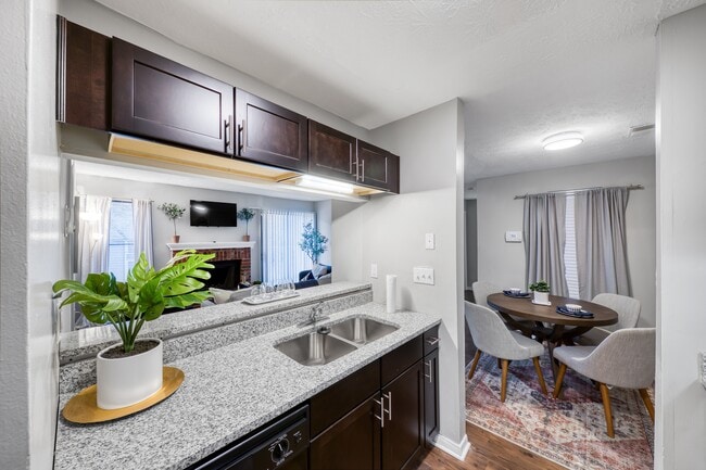 Midwood Gardens in Stone Mountain, GA - Foto de edificio - Building Photo