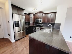 3209 Whitelaw Dr NW in Edmonton, AB - Building Photo - Building Photo
