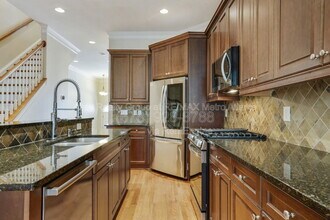 2675 Rivers Edge Dr NE in Atlanta, GA - Building Photo - Building Photo