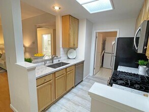 611 Arcadia Terrace in Sunnyvale, CA - Building Photo - Building Photo